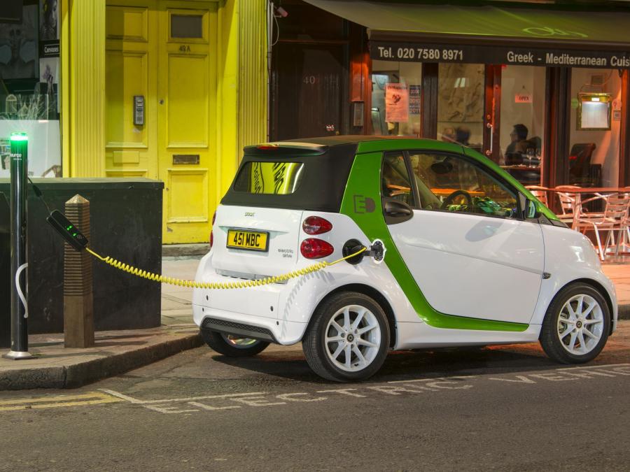  Smart ForTwo Electric Drive Cabrio 2012 года  (UK) (фото 6 из 8)